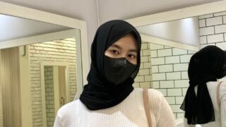 Jilbab Viral Indonesia Mahasiswi Undip MU Sprei Manchester United Top Global Wiwik 2025