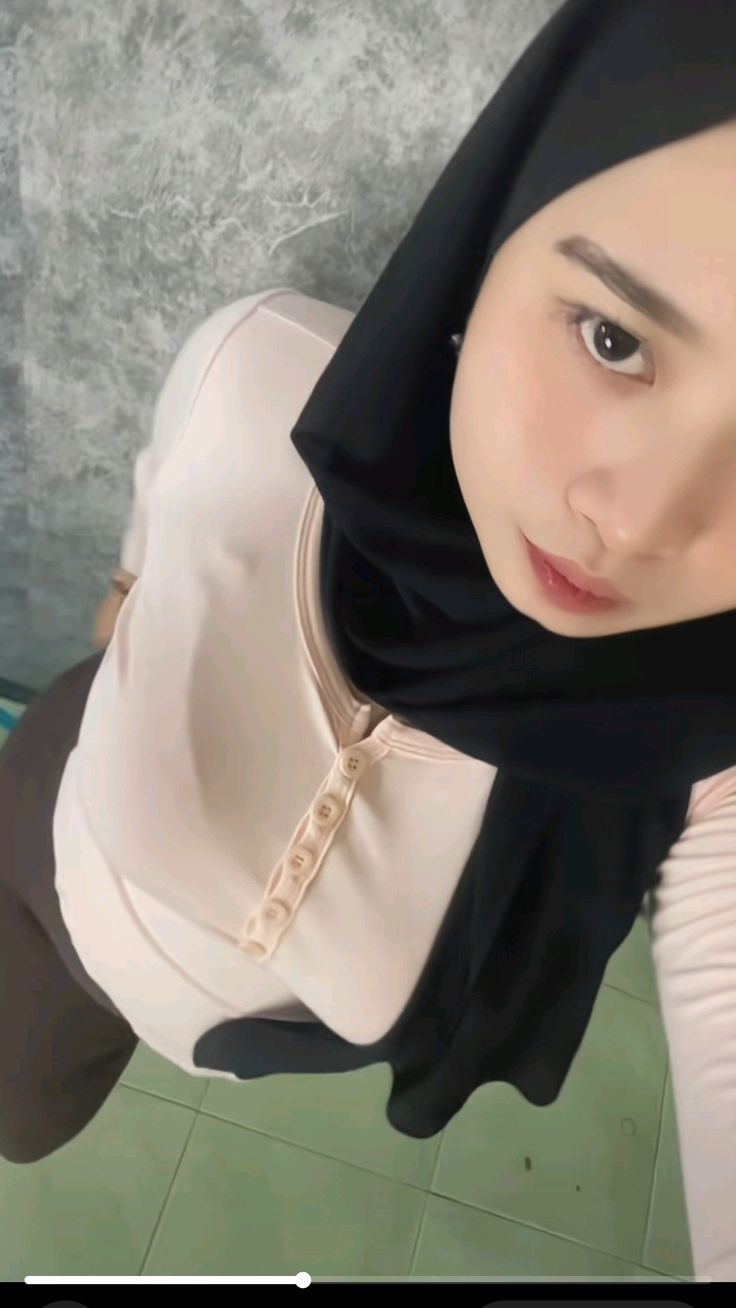 Viral Abg Terbaru 2025 Bibirmu Menarikku Seperti Gravitasi Abg Hijab Indonesia 2025 Viral